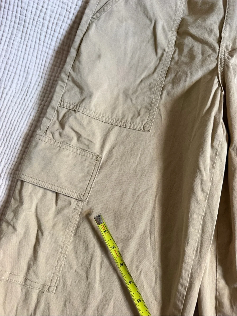 Everlane Khaki Utility Cargo Pants. Size 6.